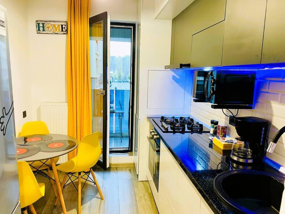 Blue Plaza Studio Apartment Bucharest Exterior photo